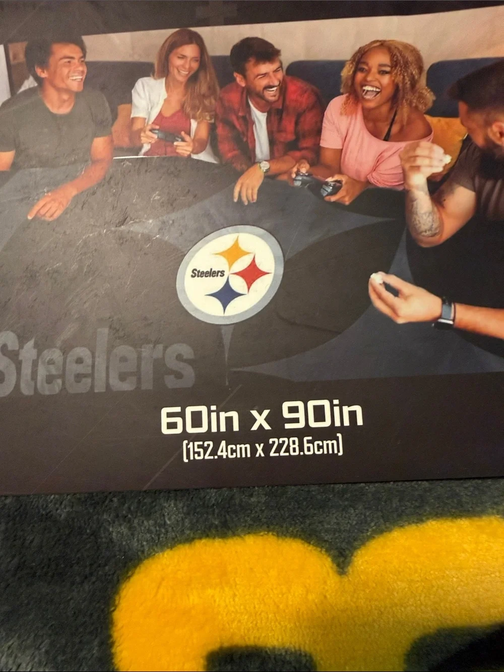 FAN-MILY oversized Steelers Blanket